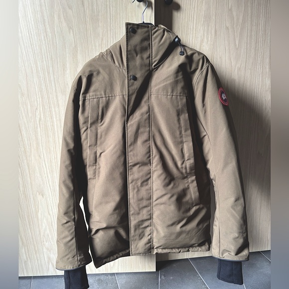 Men’s Canada Goose Parka - Picture 1 of 3